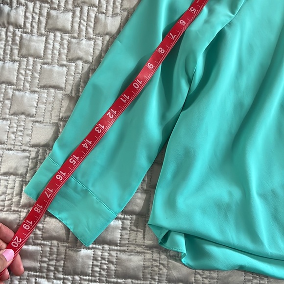 Beautiful Bebe Top 💎 - Picture 9 of 12